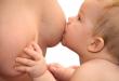 Характеры грудных младенцев при сосании груди Ребенок во время кормления машет руками и ногами